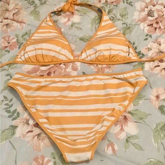 Bikini floral striped Reversible size 14/16 XL yellow stripped one side … - Picture 10 of 13